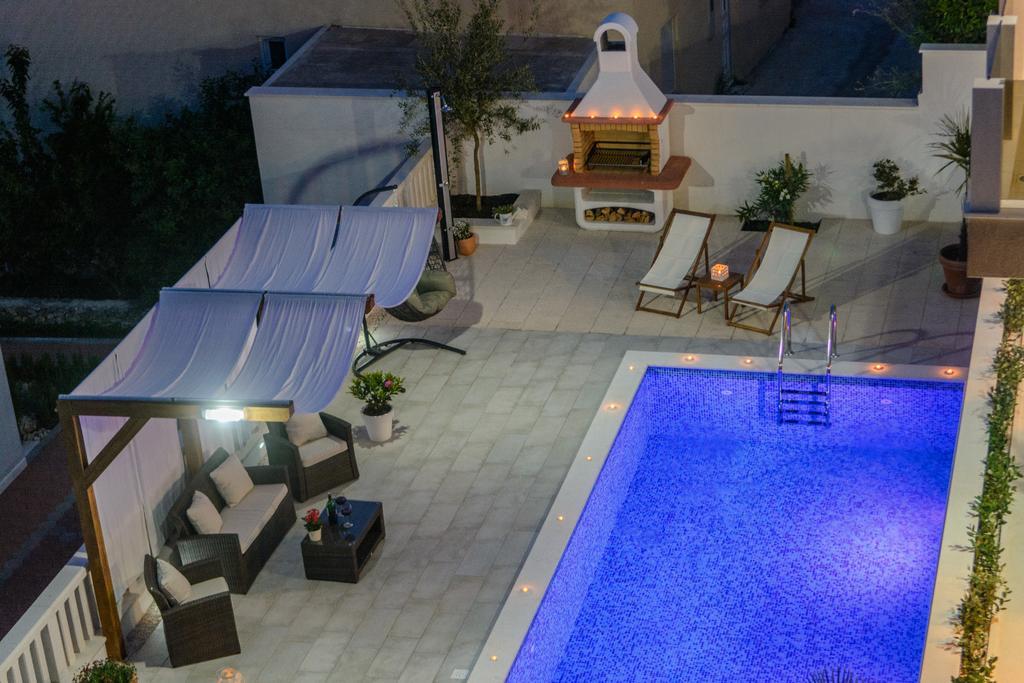 Apartments Villa Atlantis Трогир Экстерьер фото