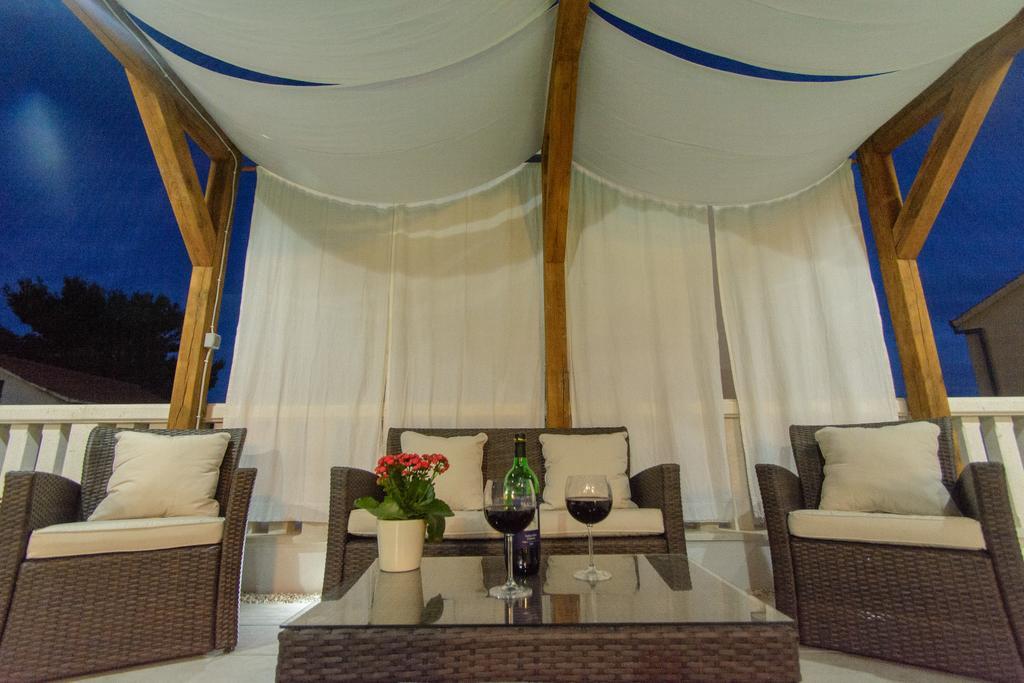 Apartments Villa Atlantis Трогир Экстерьер фото