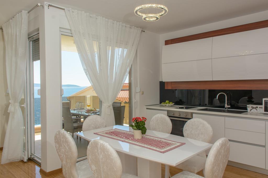 Apartments Villa Atlantis Трогир Экстерьер фото