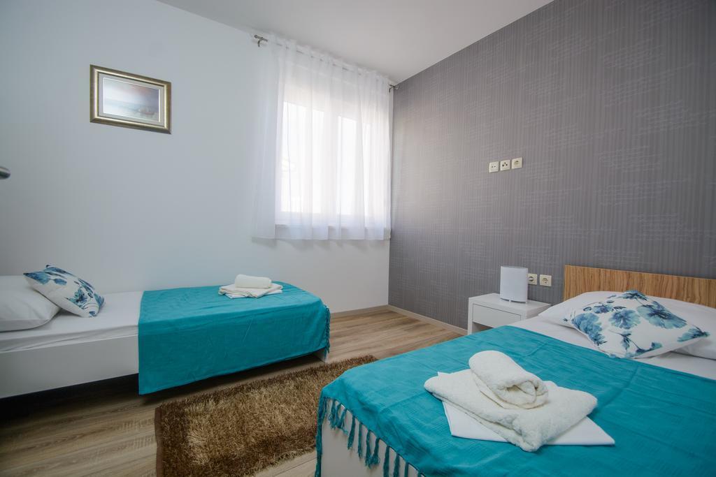 Apartments Villa Atlantis Трогир Экстерьер фото